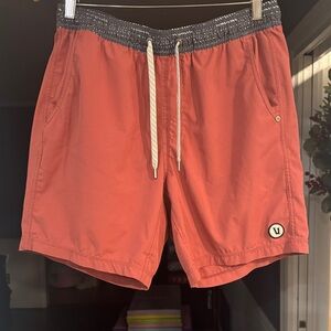 Vuori Kore Lined 7” Drawstring Shorts in Coral, Size Large